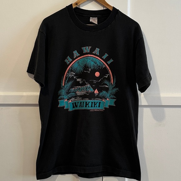 Single Stitch Vintage Waikiki Hawaii T-Shirt - Picture 1 of 4